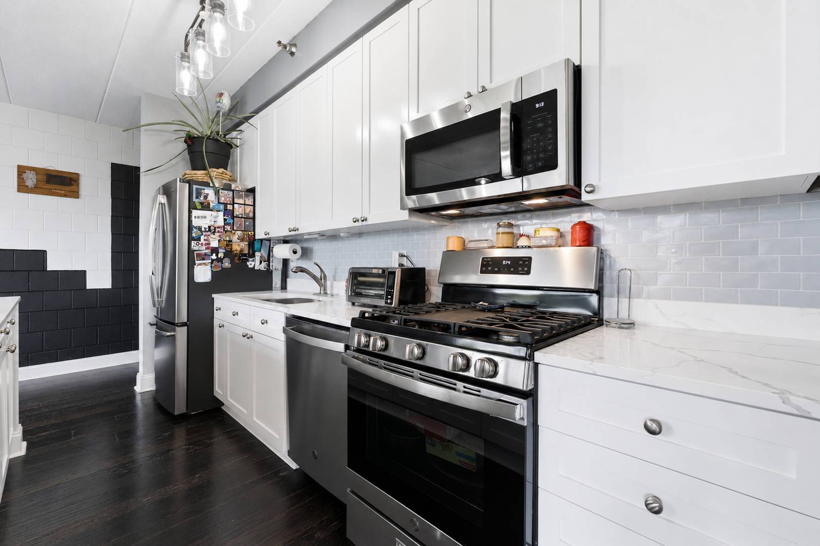 1100 W Montrose AVE #502, Chicago, IL 60613