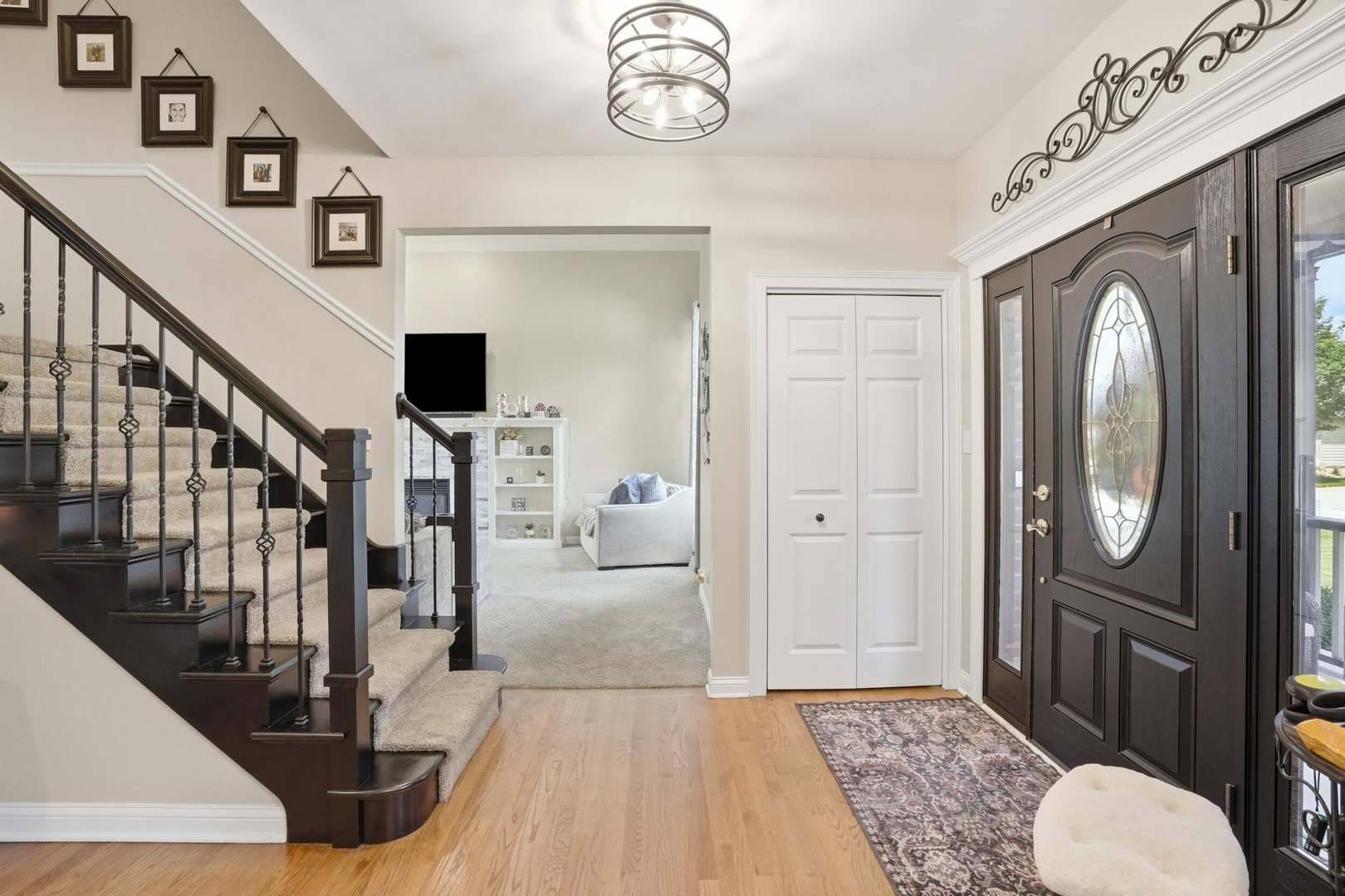 10626 Erie DR, Crown Point, IN 46307