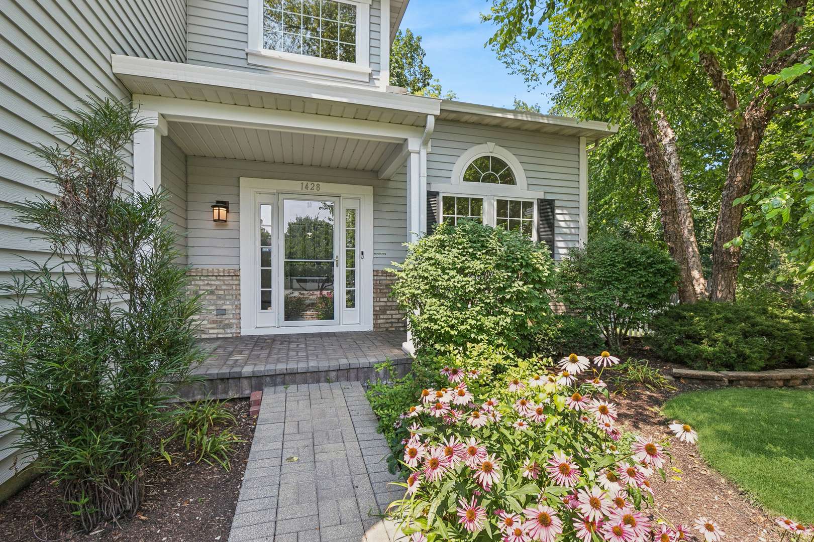 1428 Somerset CT, Mundelein, IL 60060