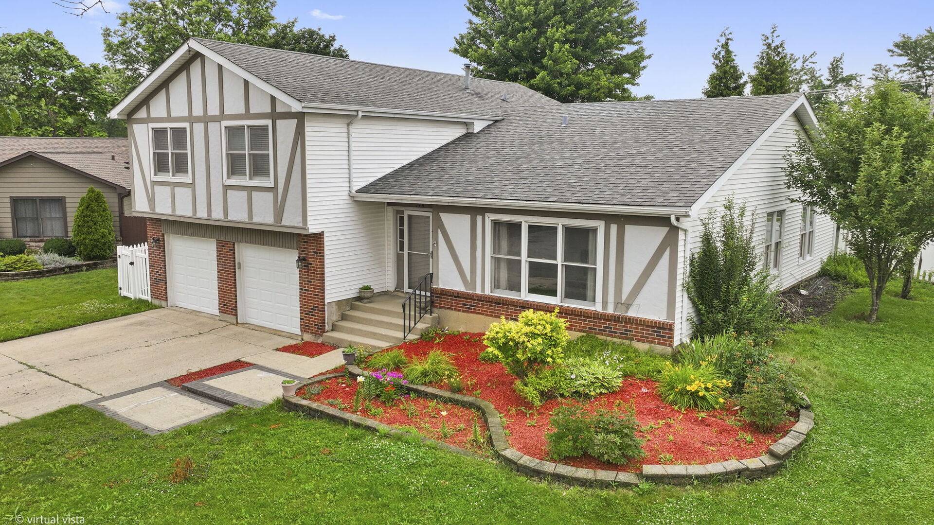 114 Wren CT, Glendale Heights, IL 60139