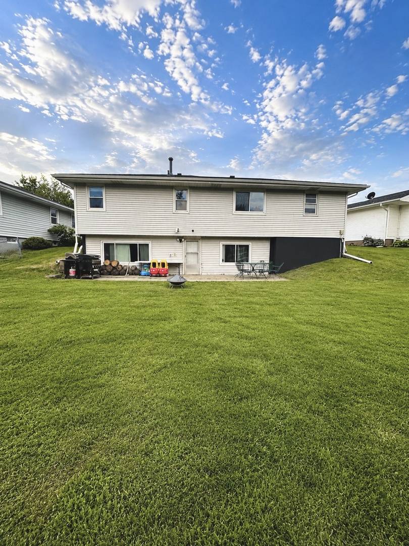 1242 8th AVE, Clinton, IA 52732