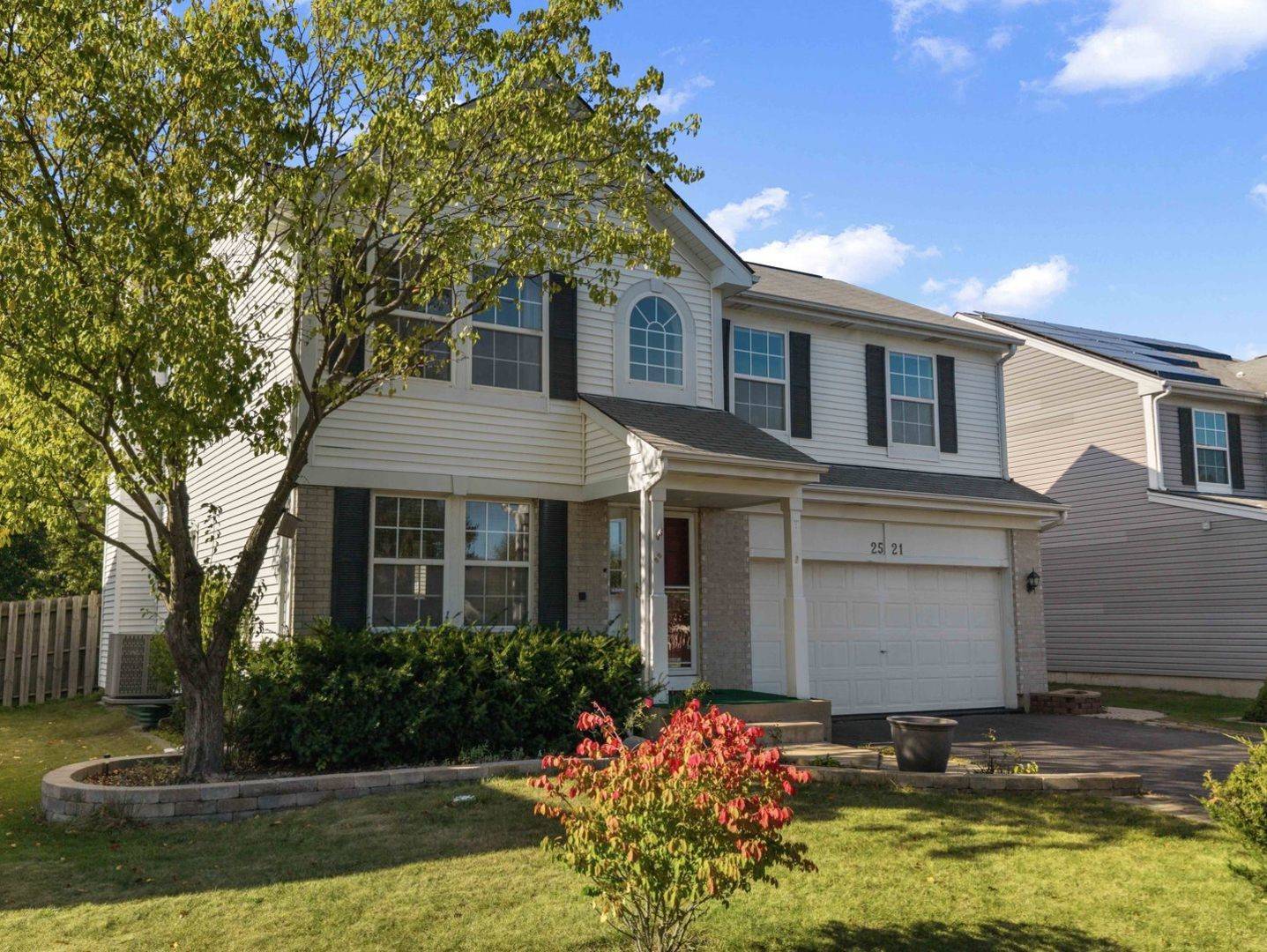 2521 WATERFORD LN, Lake In The Hills, IL 60156