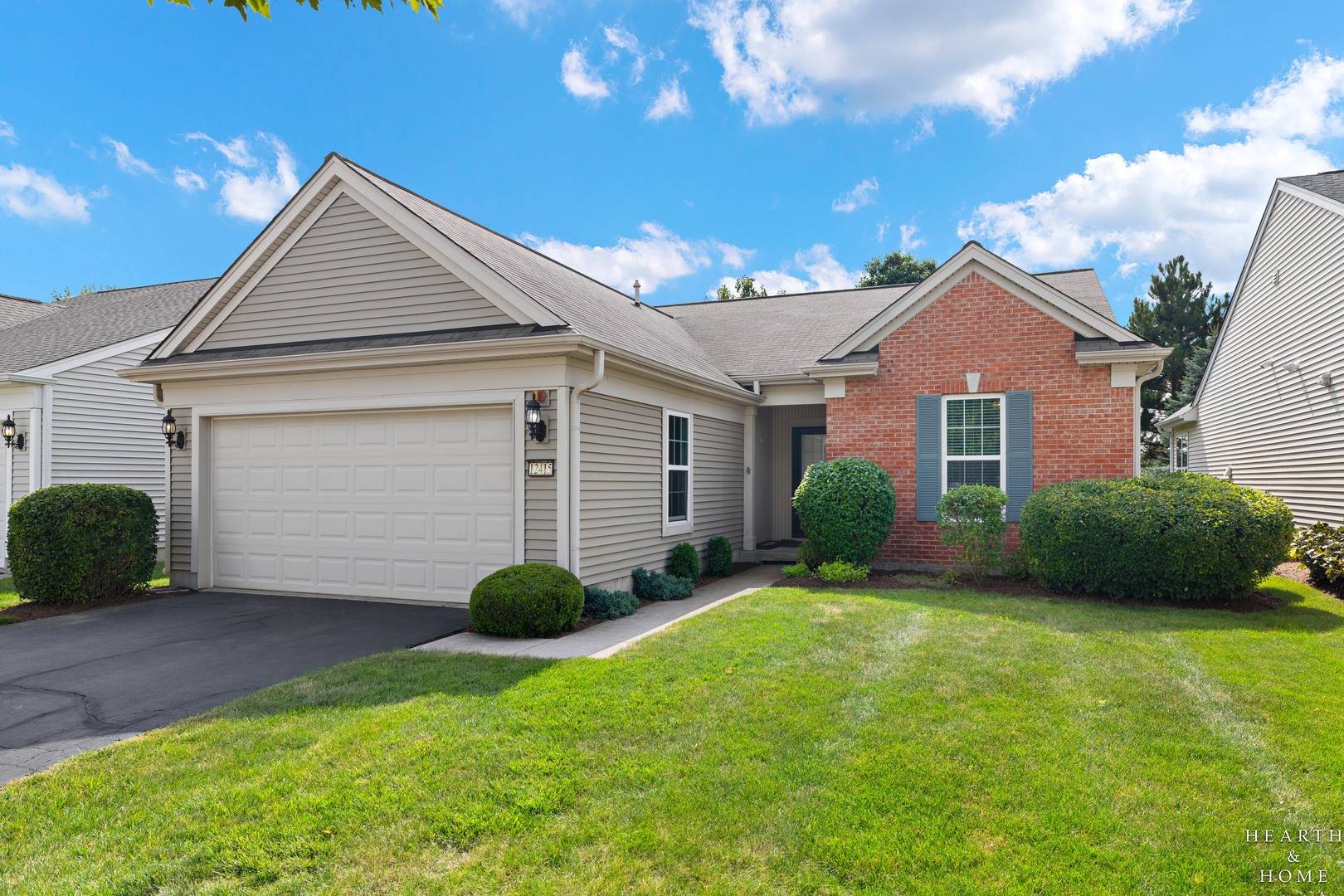 12415 Copper LN, Huntley, IL 60142