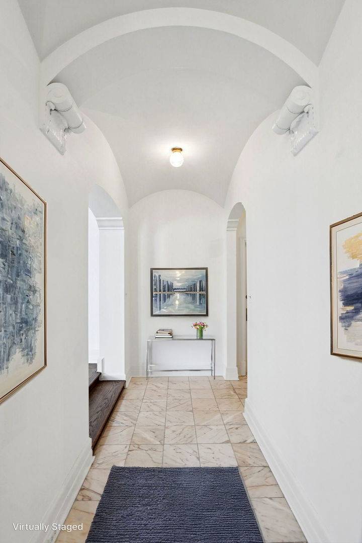 421 W Melrose ST #21AD, Chicago, IL 60657
