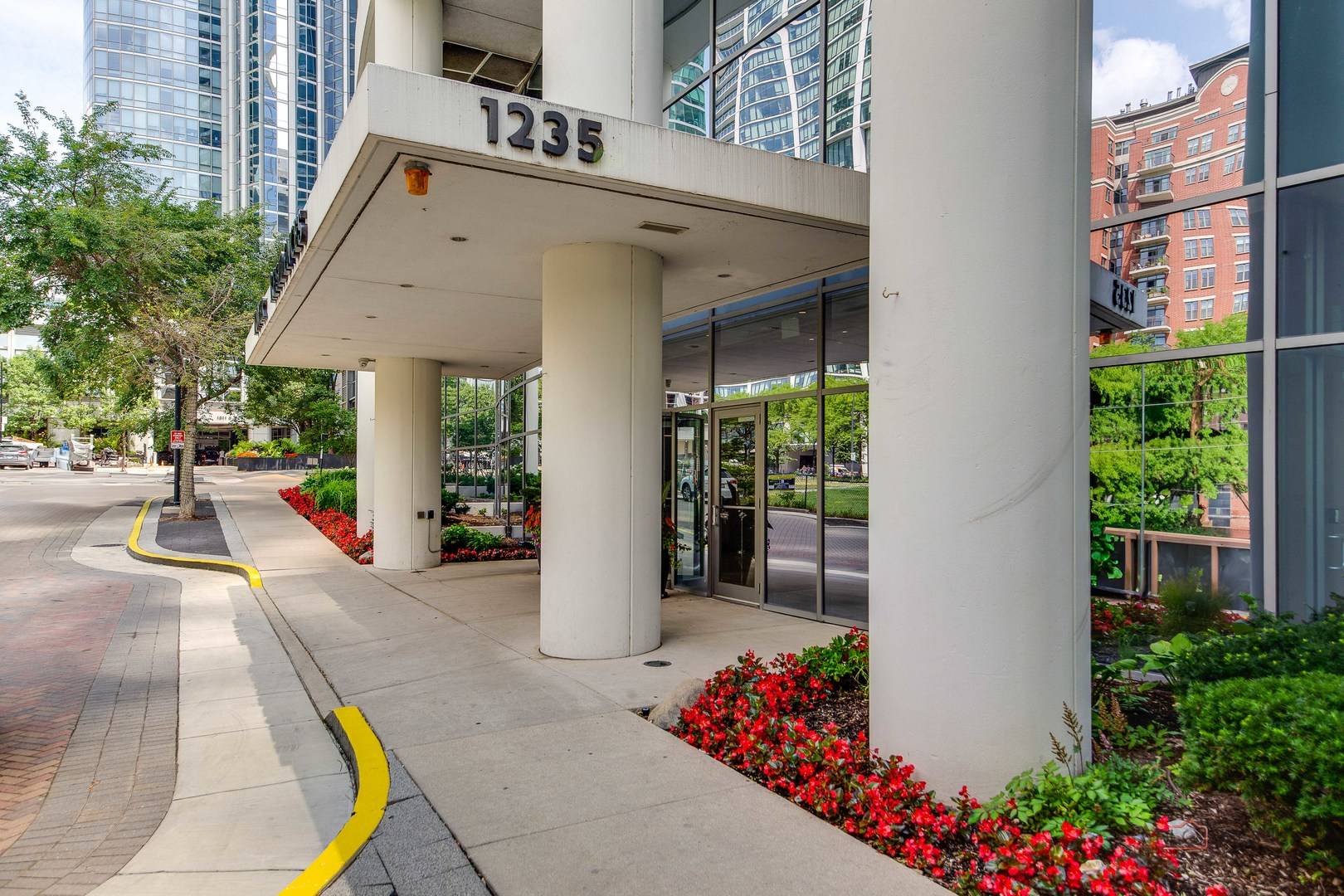 1235 S Prairie AVE #2107, Chicago, IL 60605