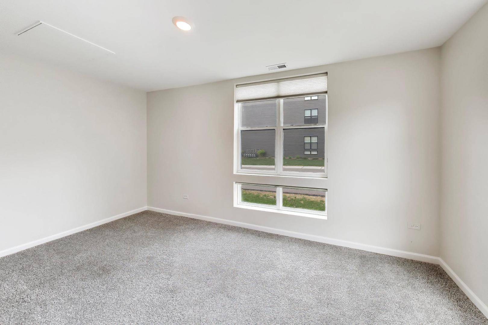 331 Summit CIR, Lombard, IL 60148