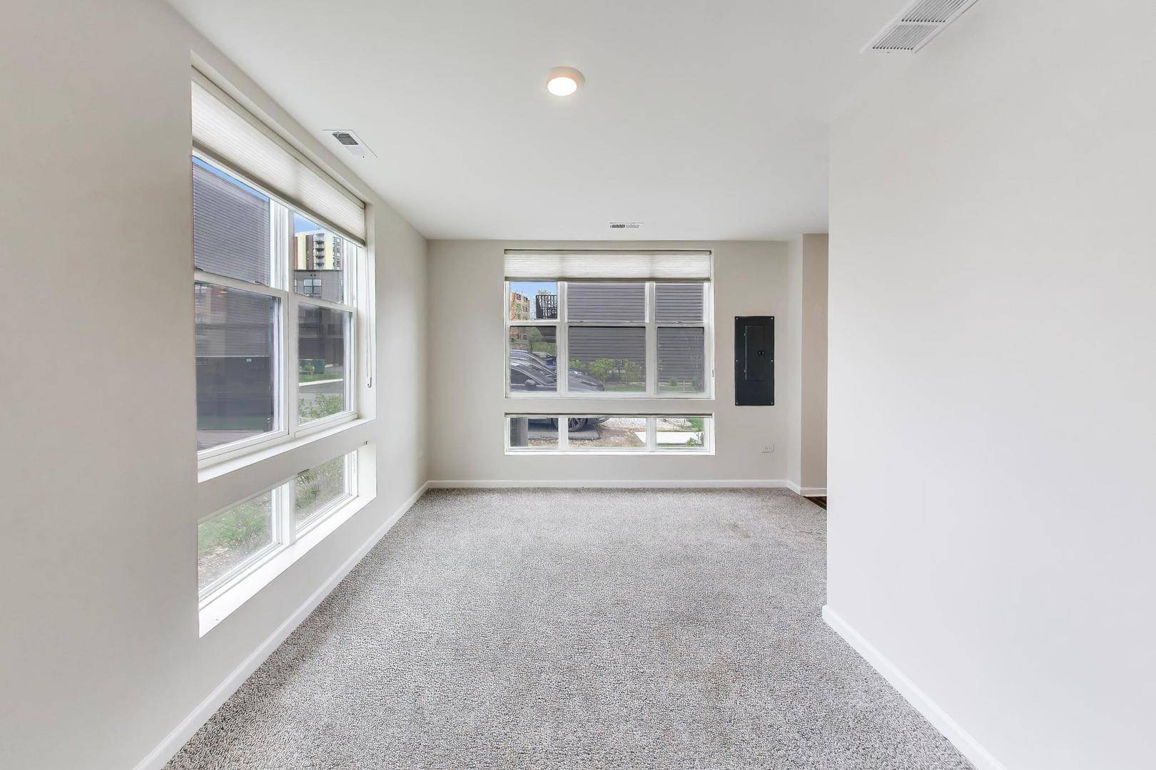331 Summit CIR, Lombard, IL 60148