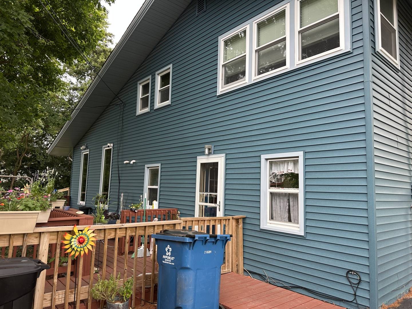 320 E Lincoln AVE, Watseka, IL 60970