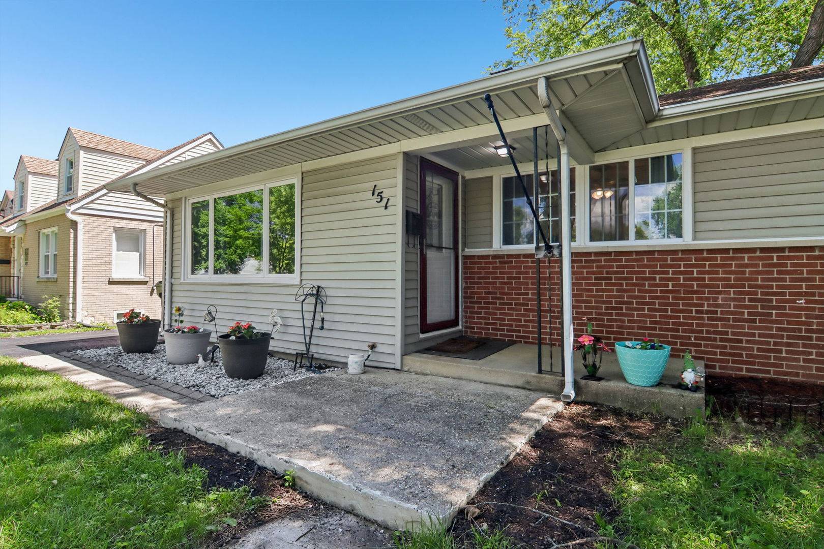 151 S Ashland AVE, Palatine, IL 60074