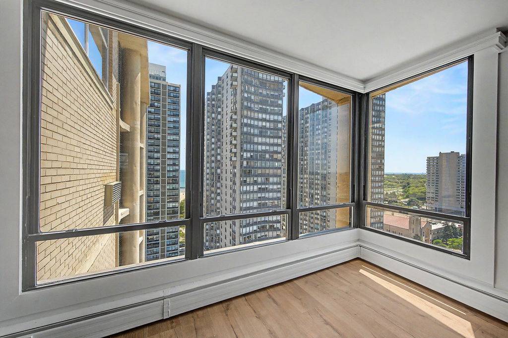 5740 N Sheridan RD #17C, Chicago, IL 60660