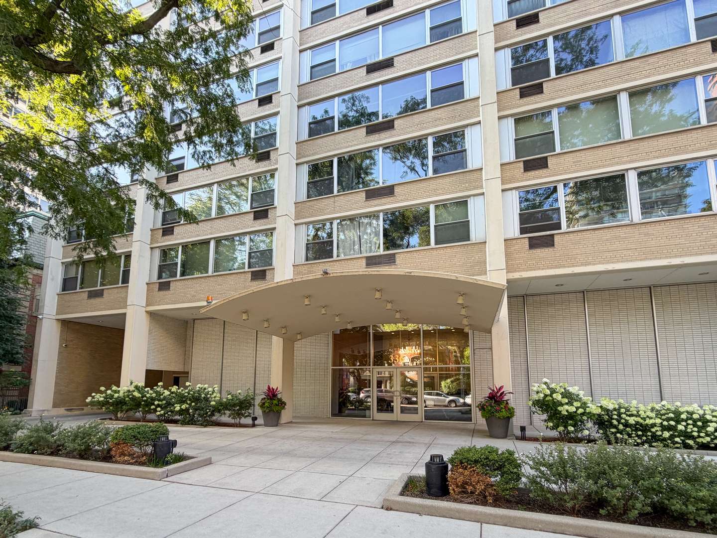 336 W Wellington AVE #1901, Chicago, IL 60657