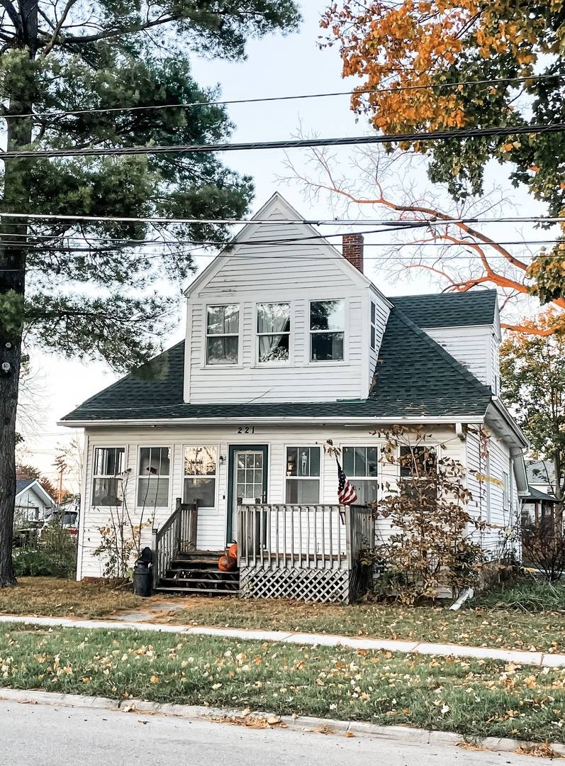 221 E Main ST, Genoa, IL 60135