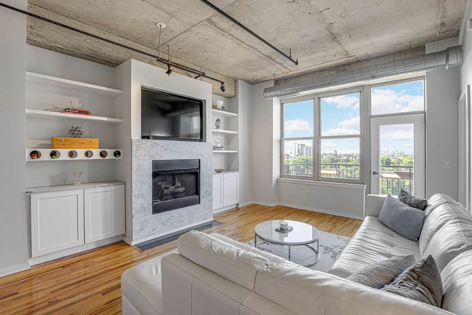 6 S Laflin ST #801, Chicago, IL 60607