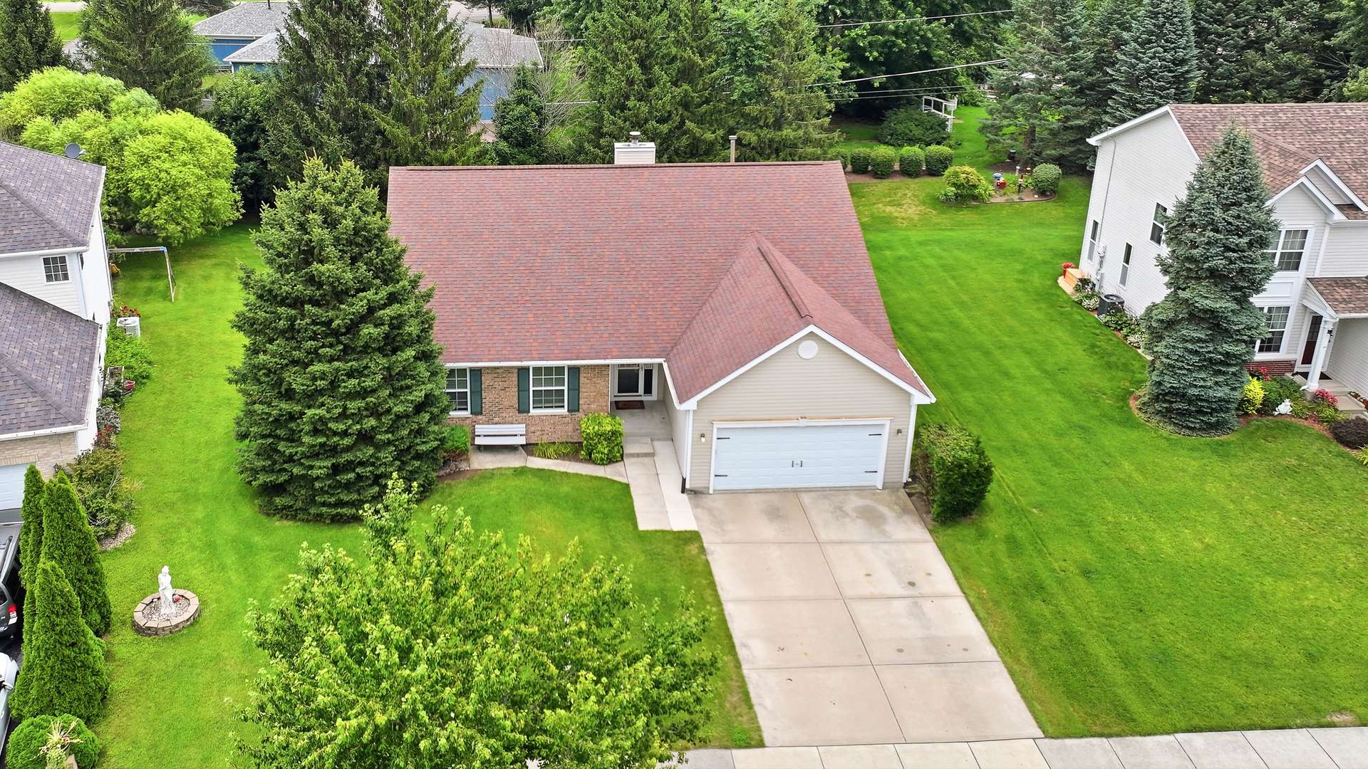 2792 Cranston CIR, Yorkville, IL 60560