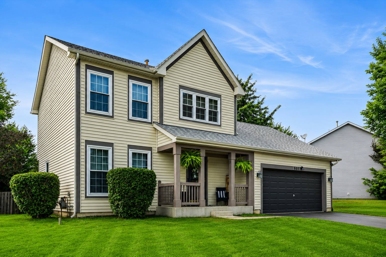 801 Martin CT, Plano, IL 60545