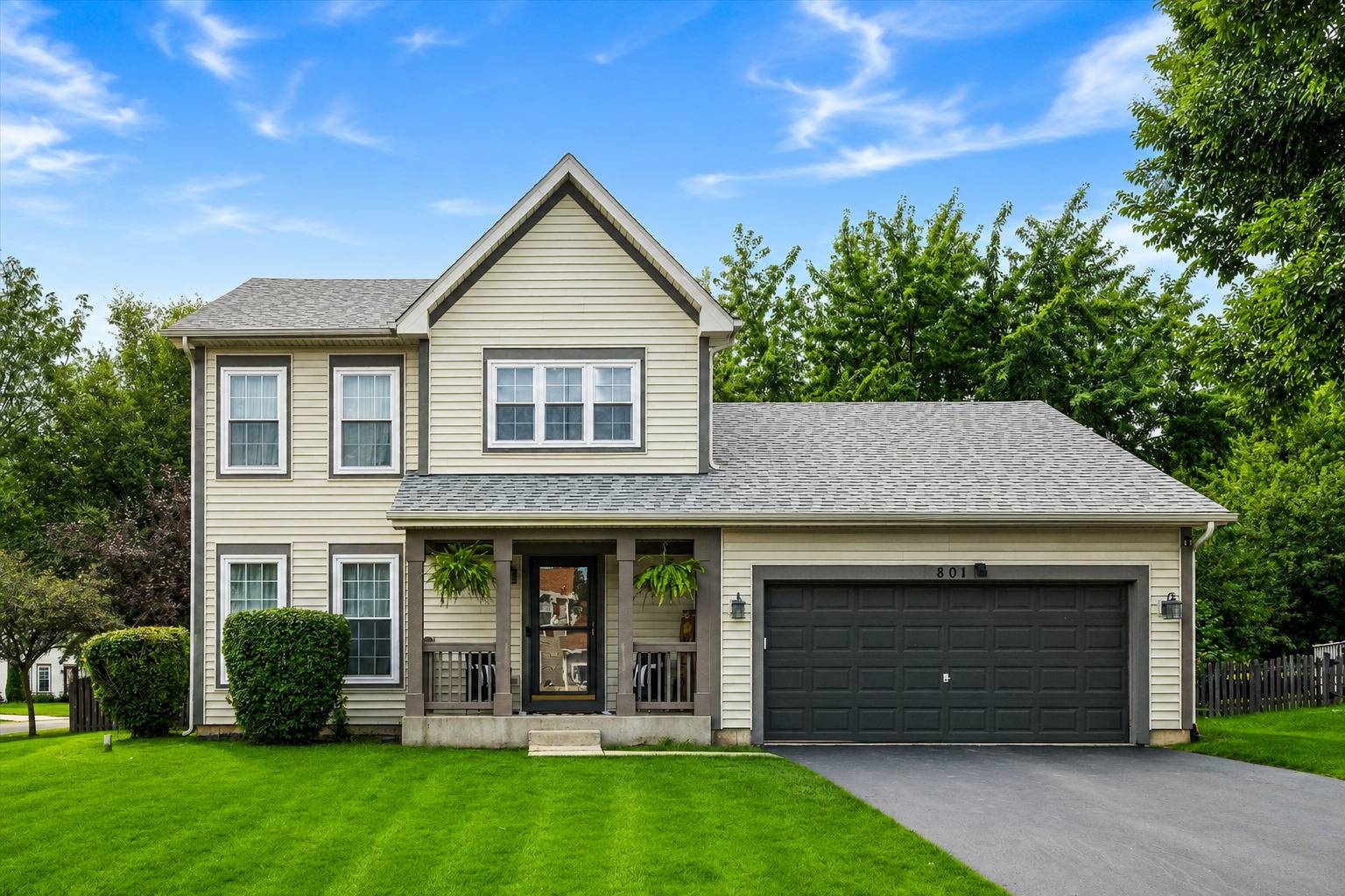 801 Martin CT, Plano, IL 60545
