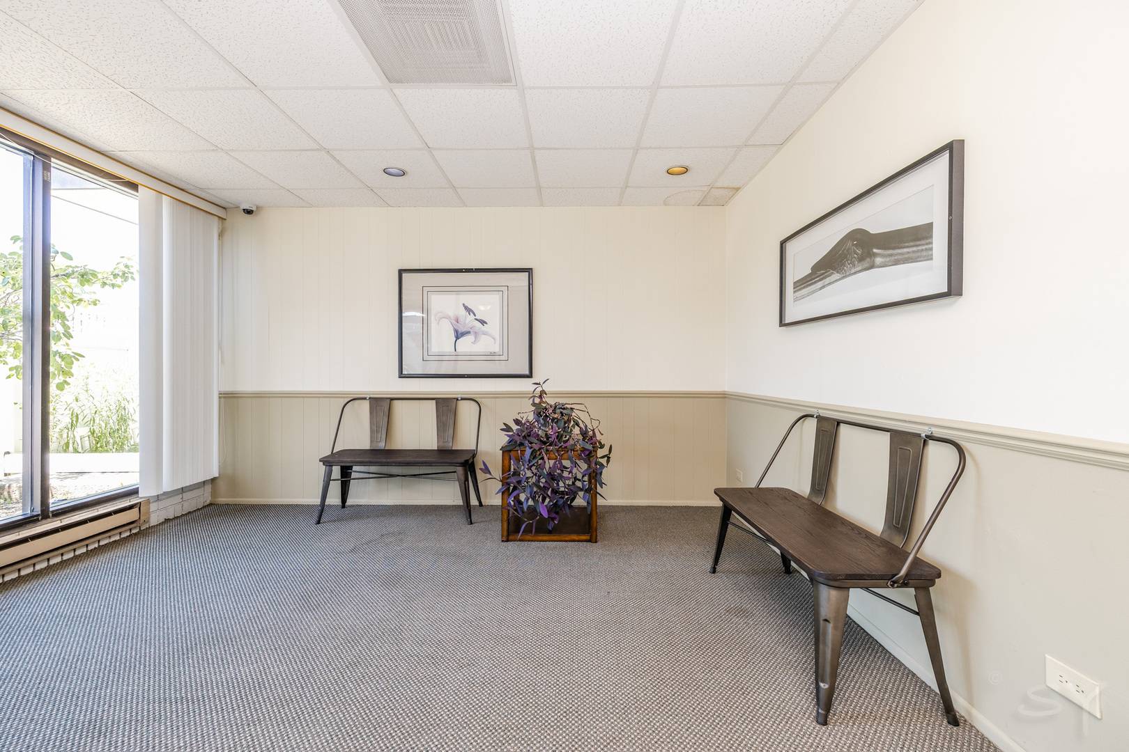 9737 N Fox Glen DR #1N, Niles, IL 60714