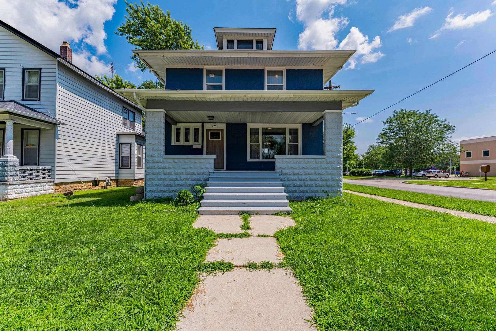 228 Richards ST, Joliet, IL 60433
