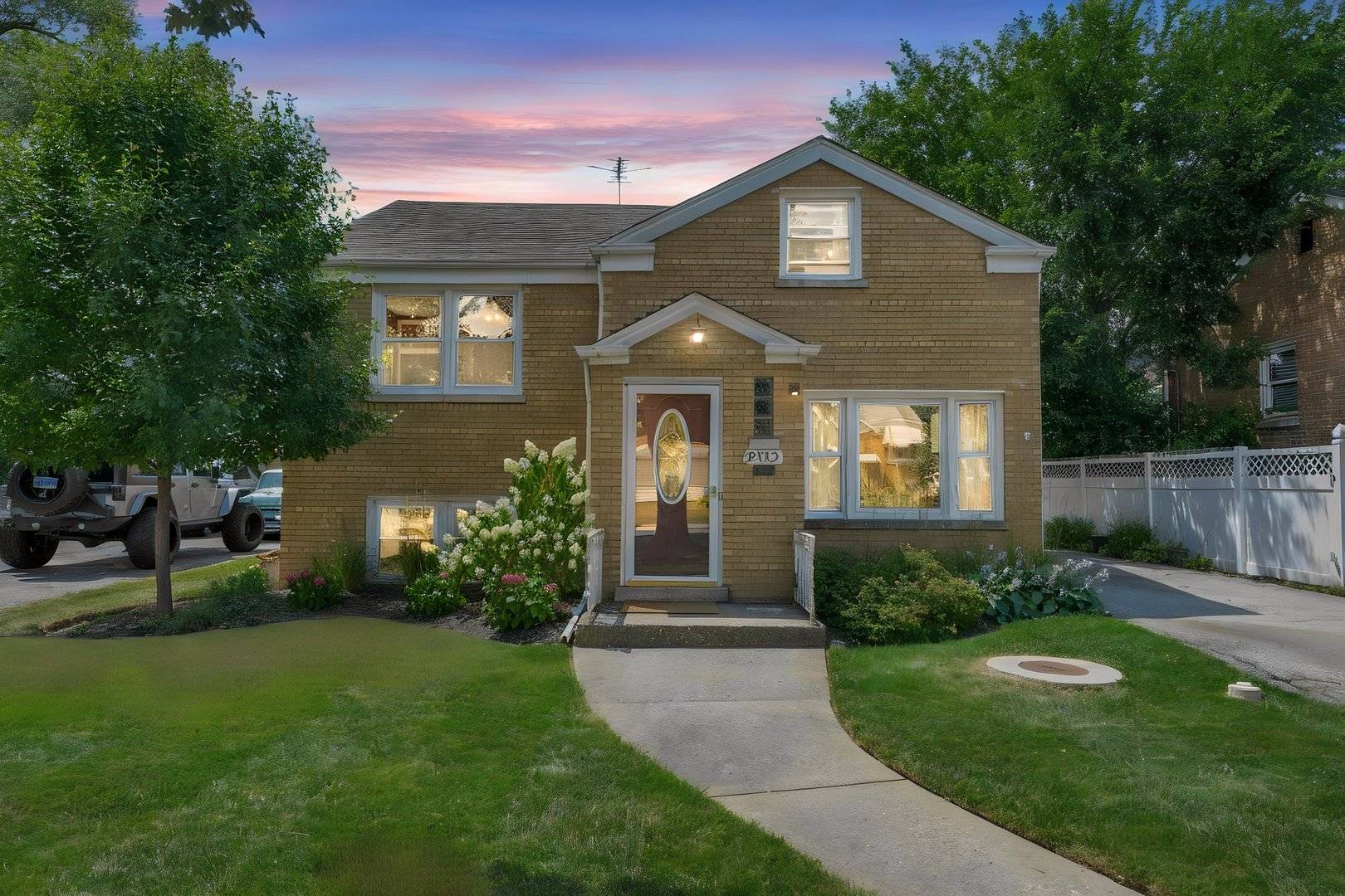 2412 S 23rd AVE, Broadview, IL 60155