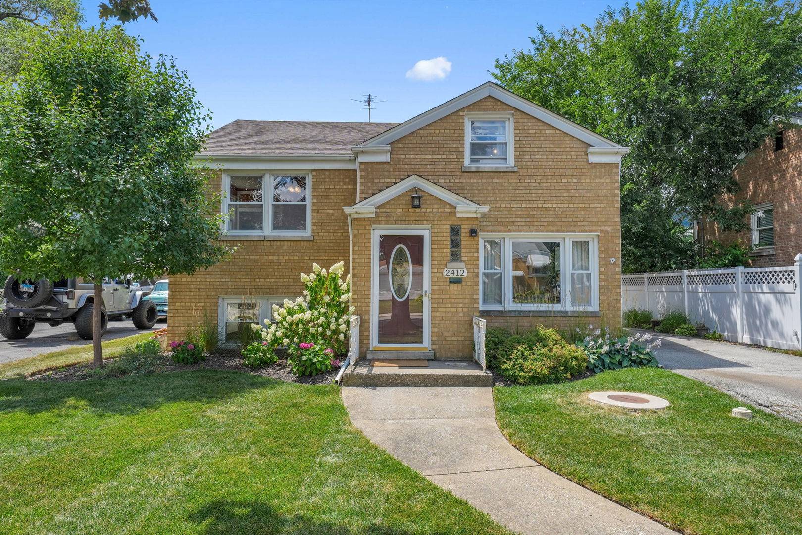 2412 S 23rd AVE, Broadview, IL 60155