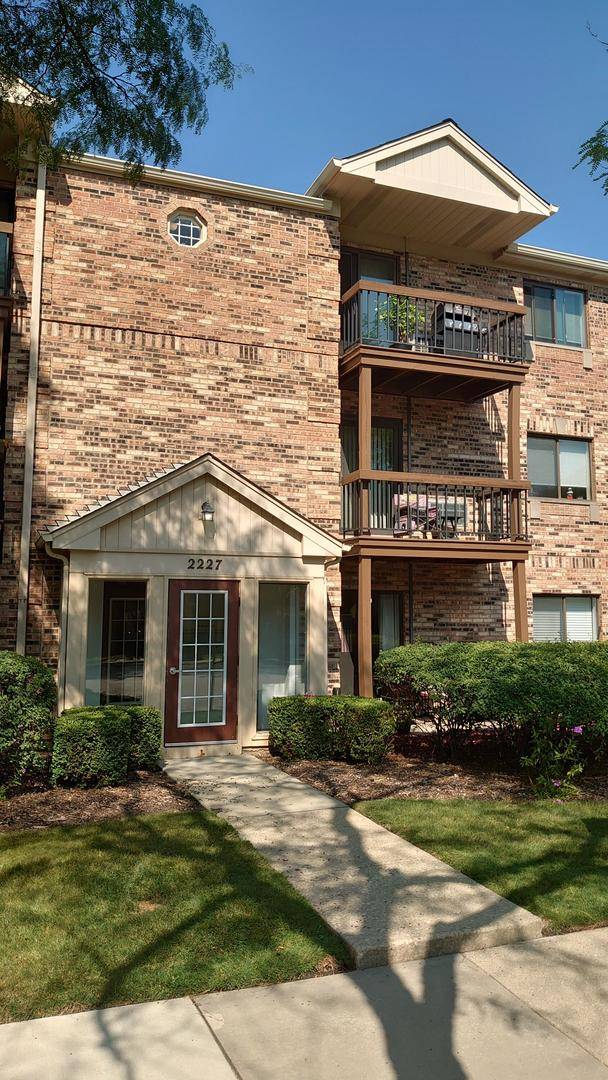 2227 W Nichols RD #E, Arlington Heights, IL 60004