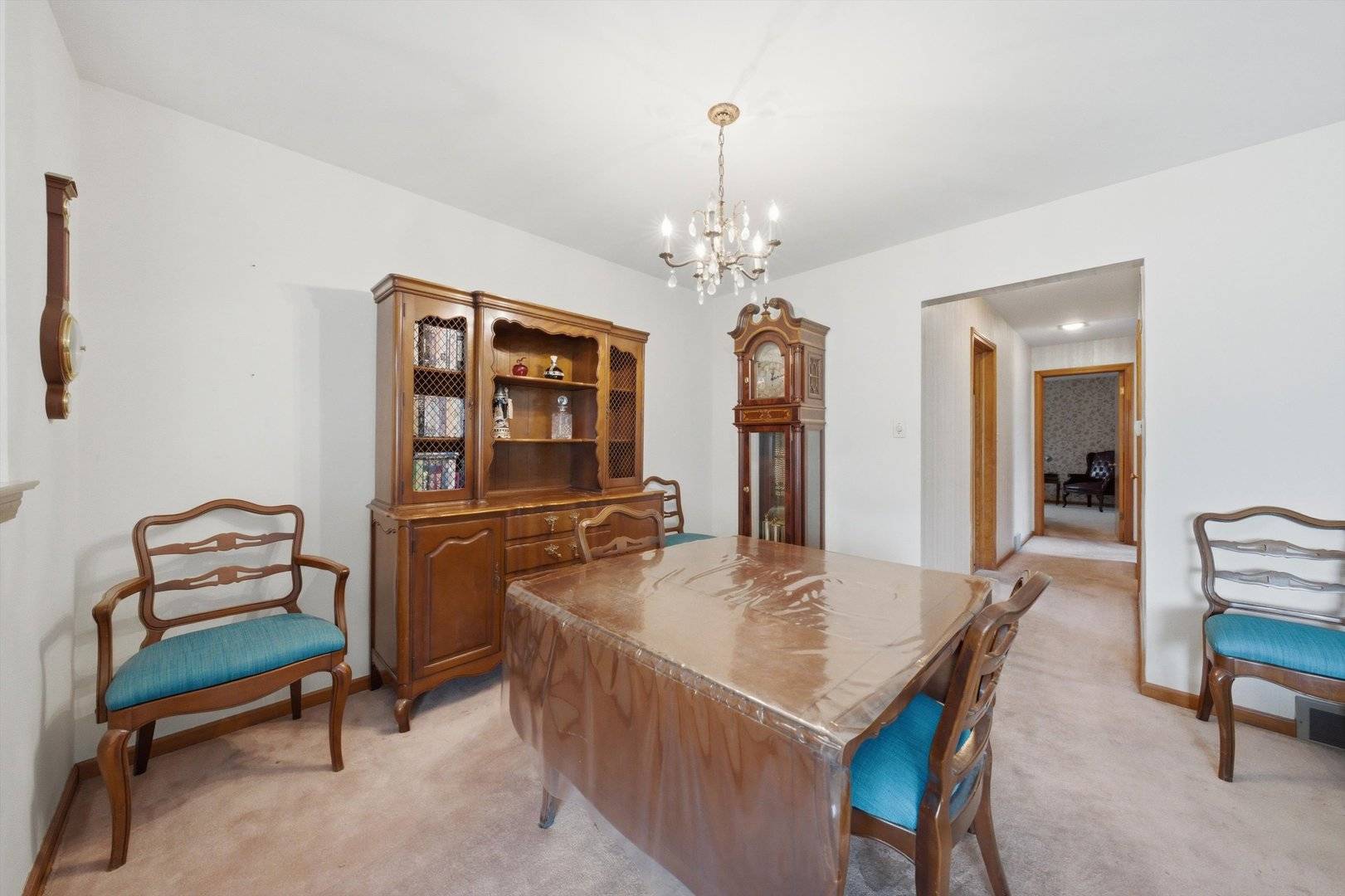 1944 Gardner RD, Westchester, IL 60154