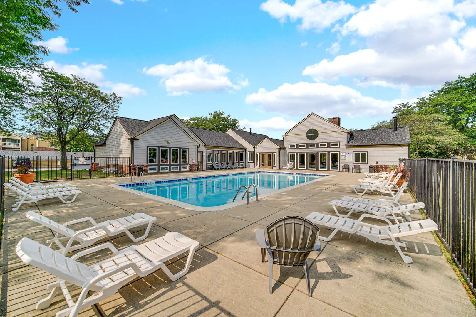 213 GLENGARRY DR #211, Bloomingdale, IL 60108