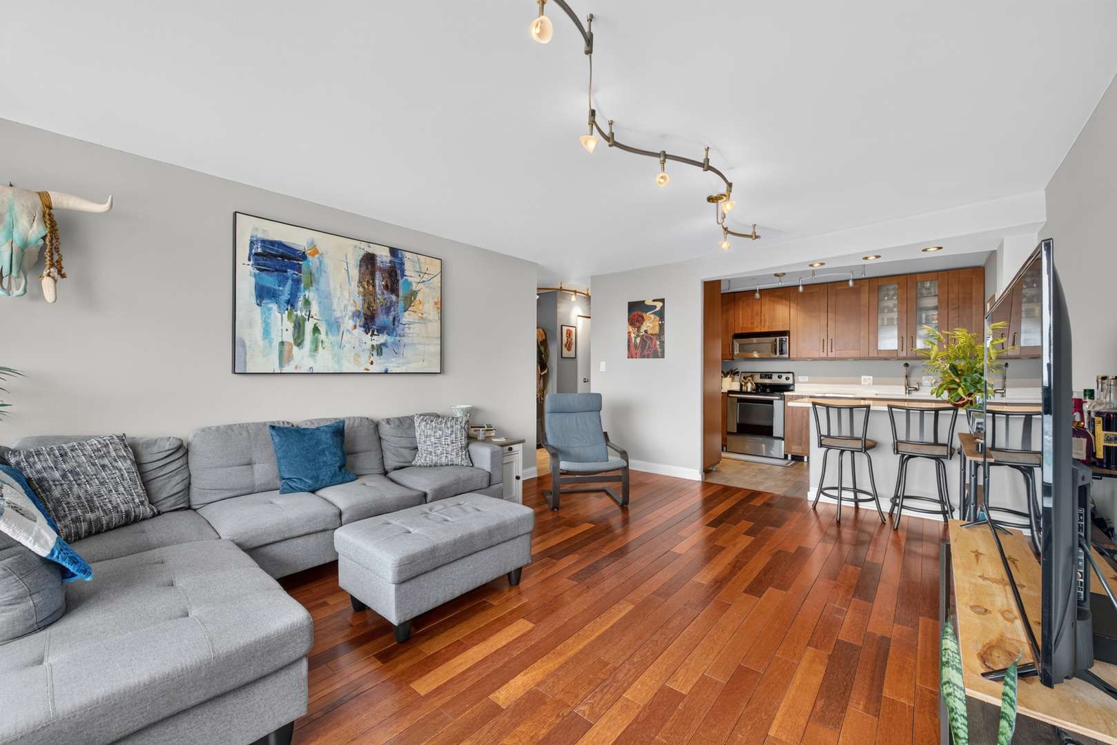 3930 N PINE GROVE AVE #1710, Chicago, IL 60613