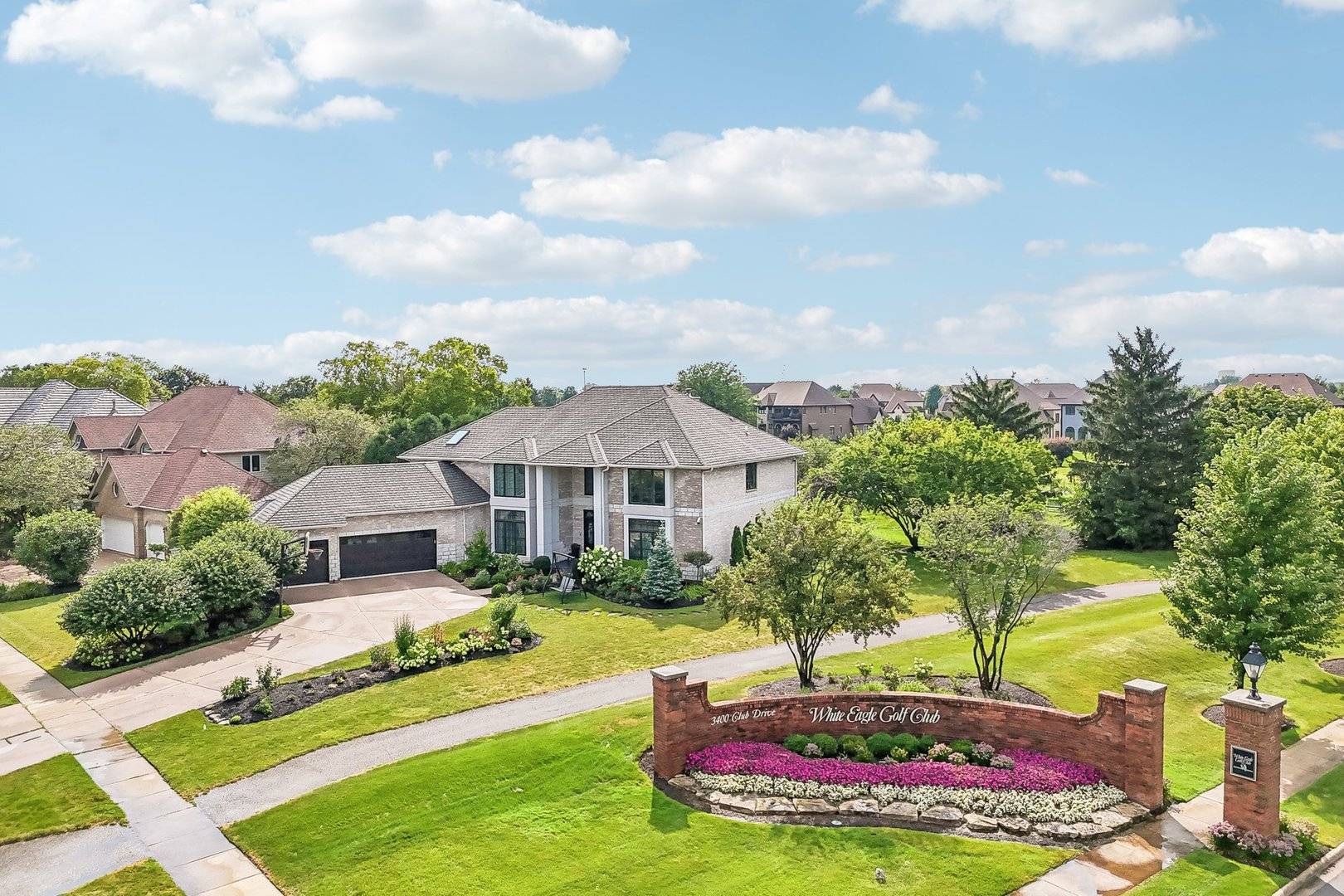 3303 White Eagle DR, Naperville, IL 60564