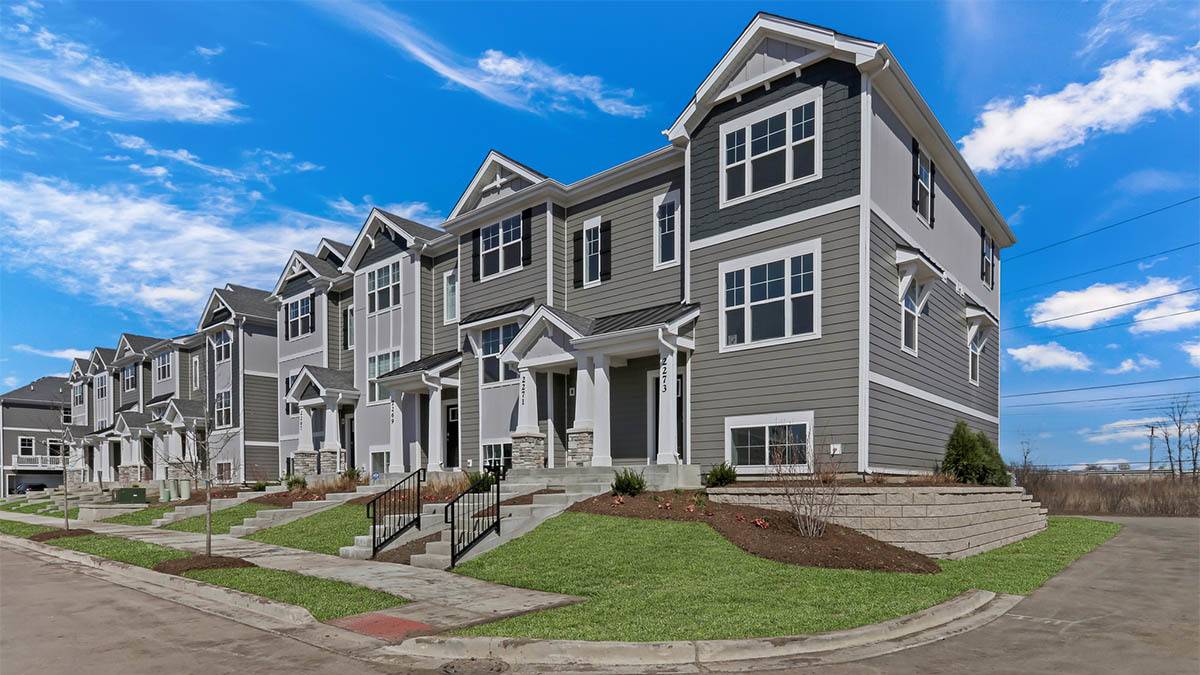 2052 Yellowstone BLVD, Mundelein, IL 60060