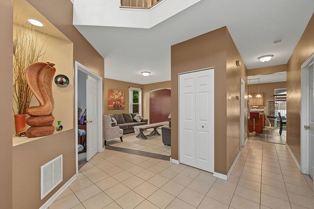 11323 Glenbrook CIR, Plainfield, IL 60585