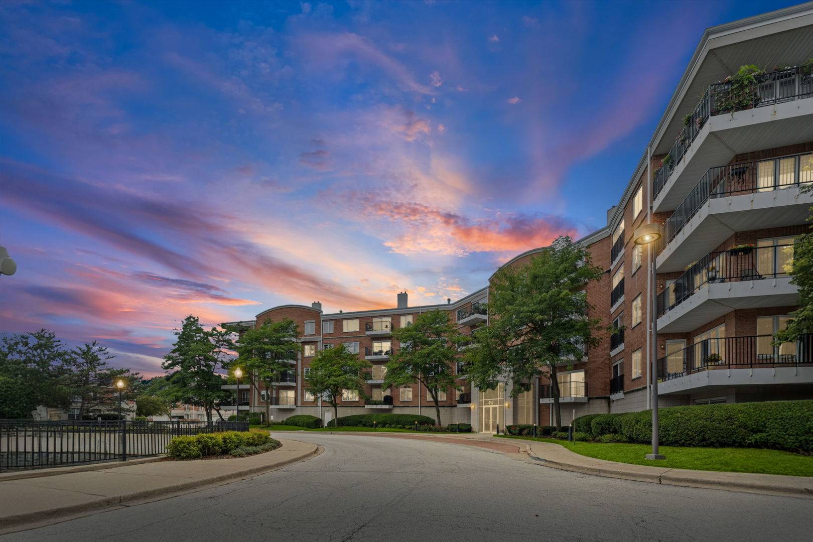 451 Town Place CIR #202, Buffalo Grove, IL 60089