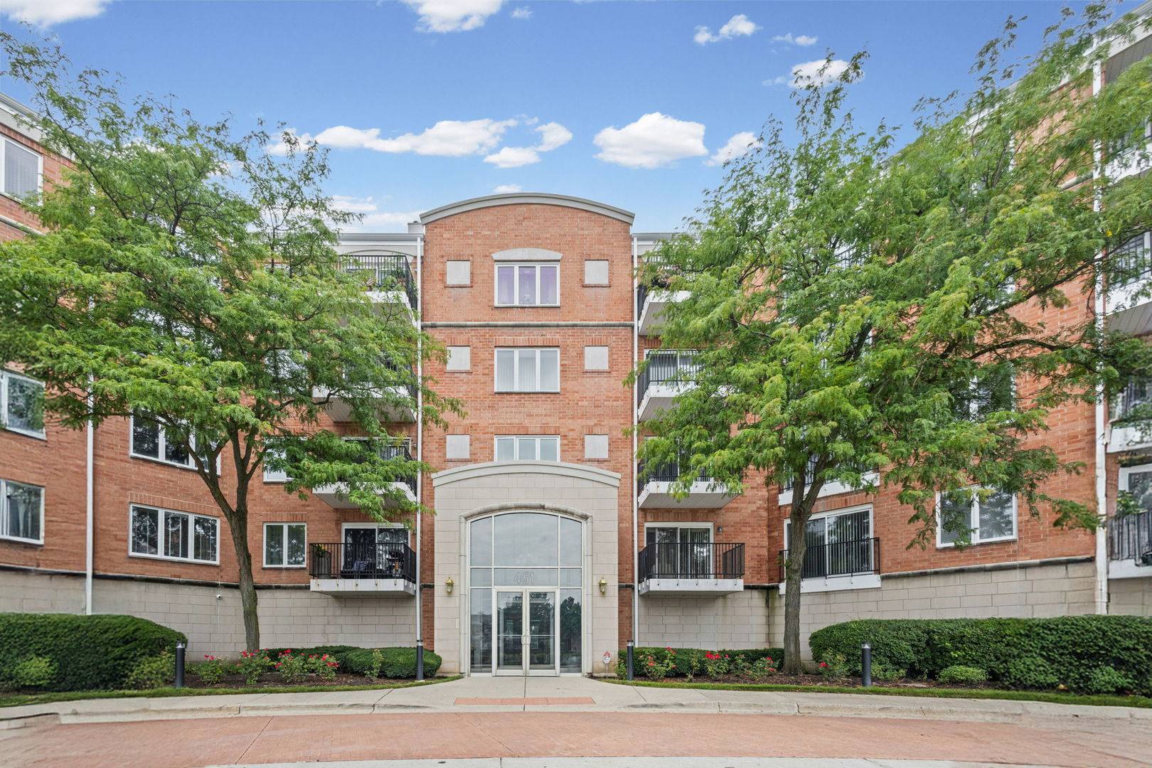 451 Town Place CIR #202, Buffalo Grove, IL 60089