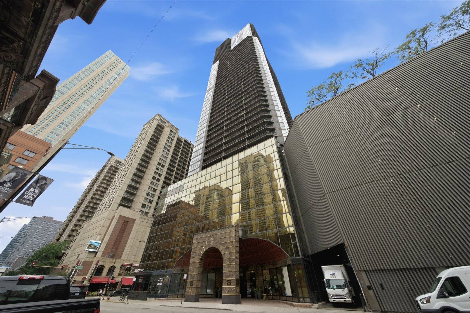 10 E ONTARIO ST #2205, Chicago, IL 60611