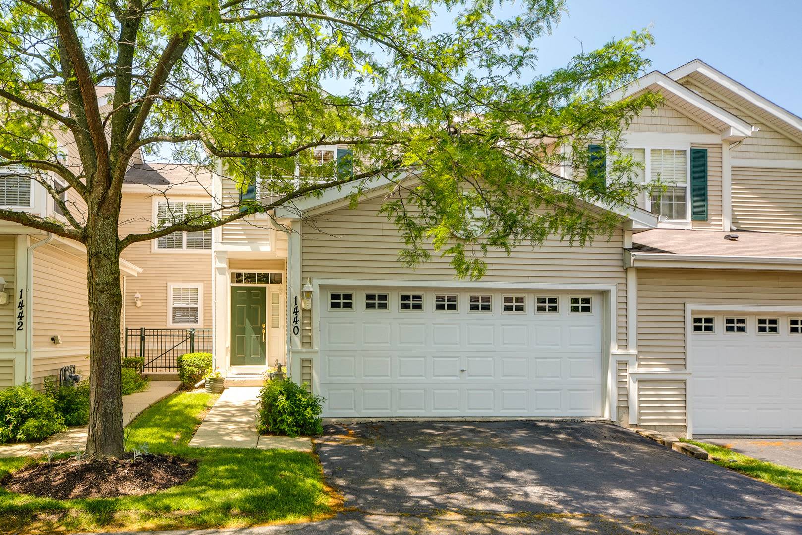 1440 W Remington LN, Round Lake, IL 60073