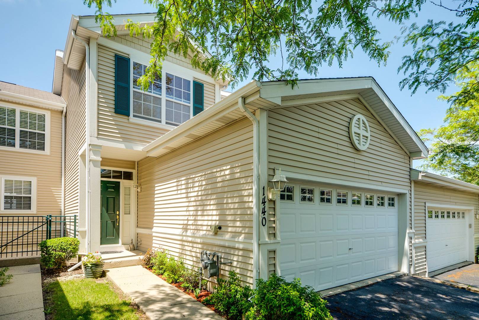 1440 W Remington LN, Round Lake, IL 60073
