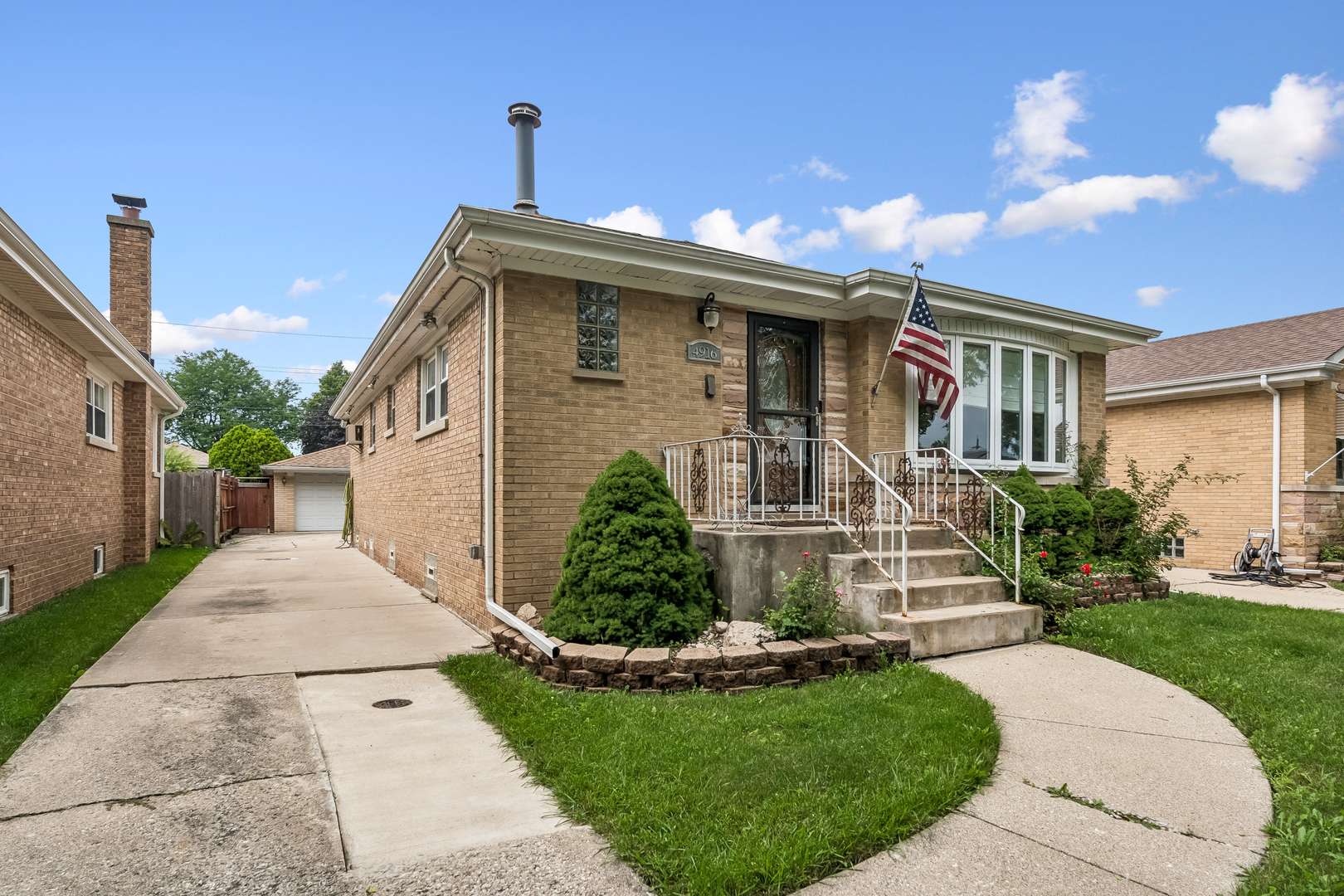 4916 N Rutherford AVE, Chicago, IL 60656