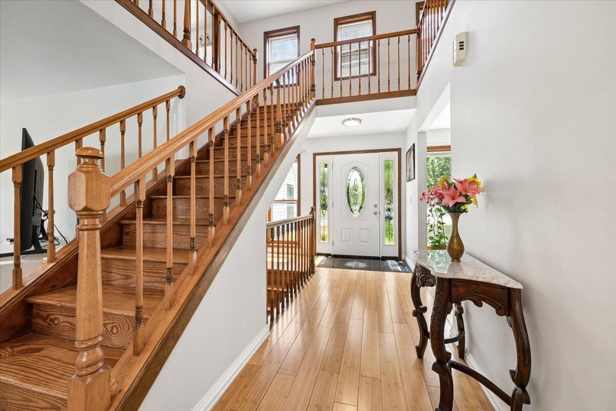 140 N Fiore Pkwy, Vernon Hills, IL 60061