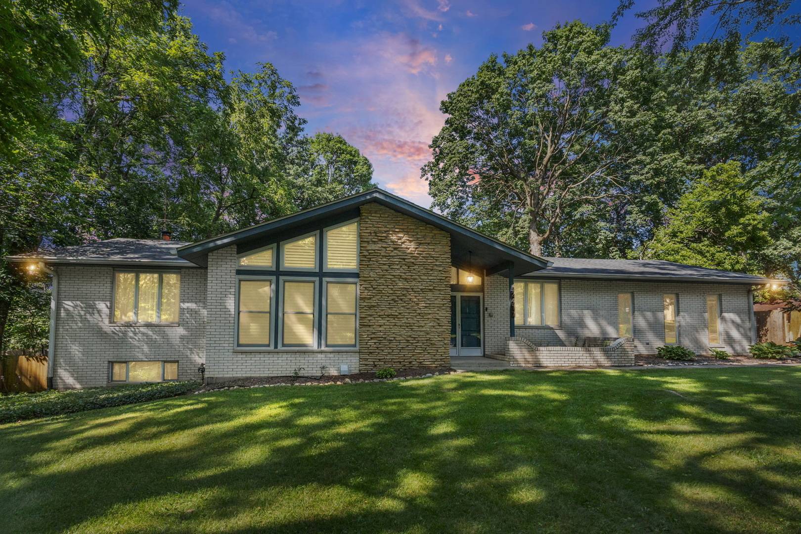 2417 Mayfair DR, Joliet, IL 60433