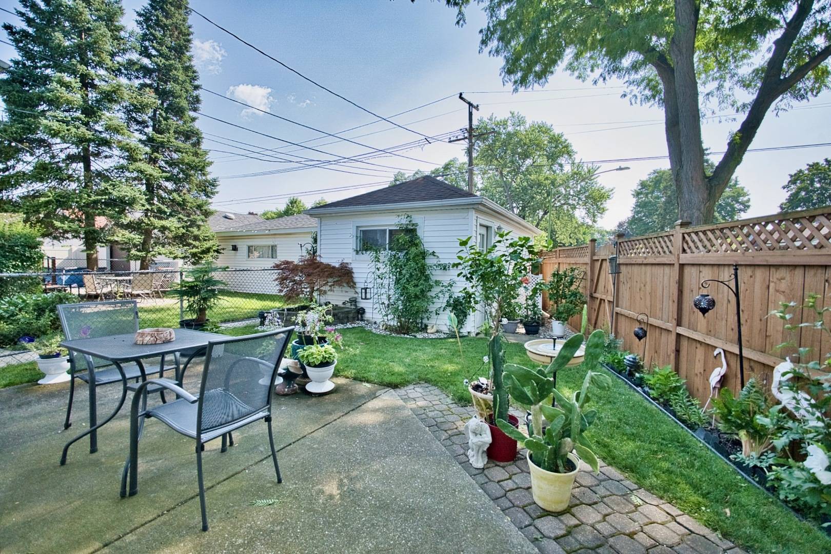 5974 W Miami AVE, Chicago, IL 60646
