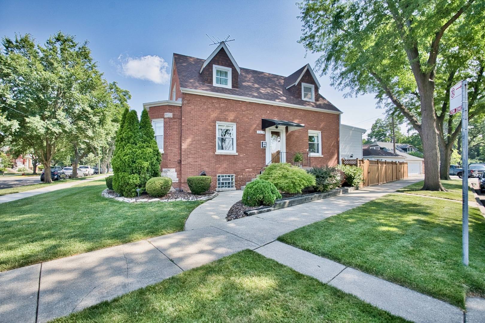 5974 W Miami AVE, Chicago, IL 60646