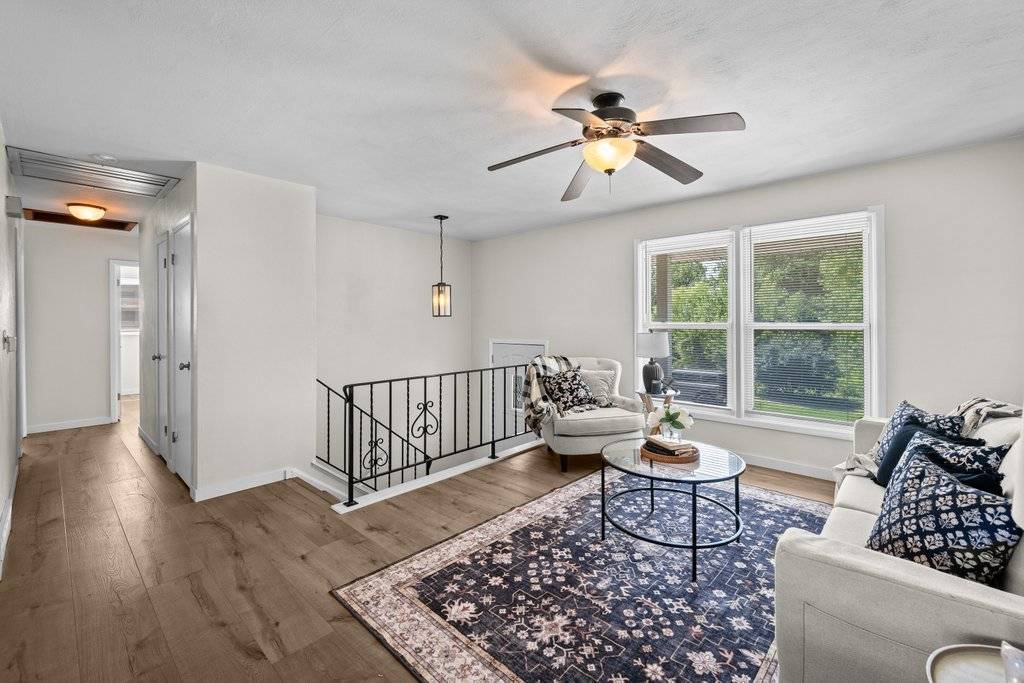 1272 Golden Valley DR, Bettendorf, IA 52722