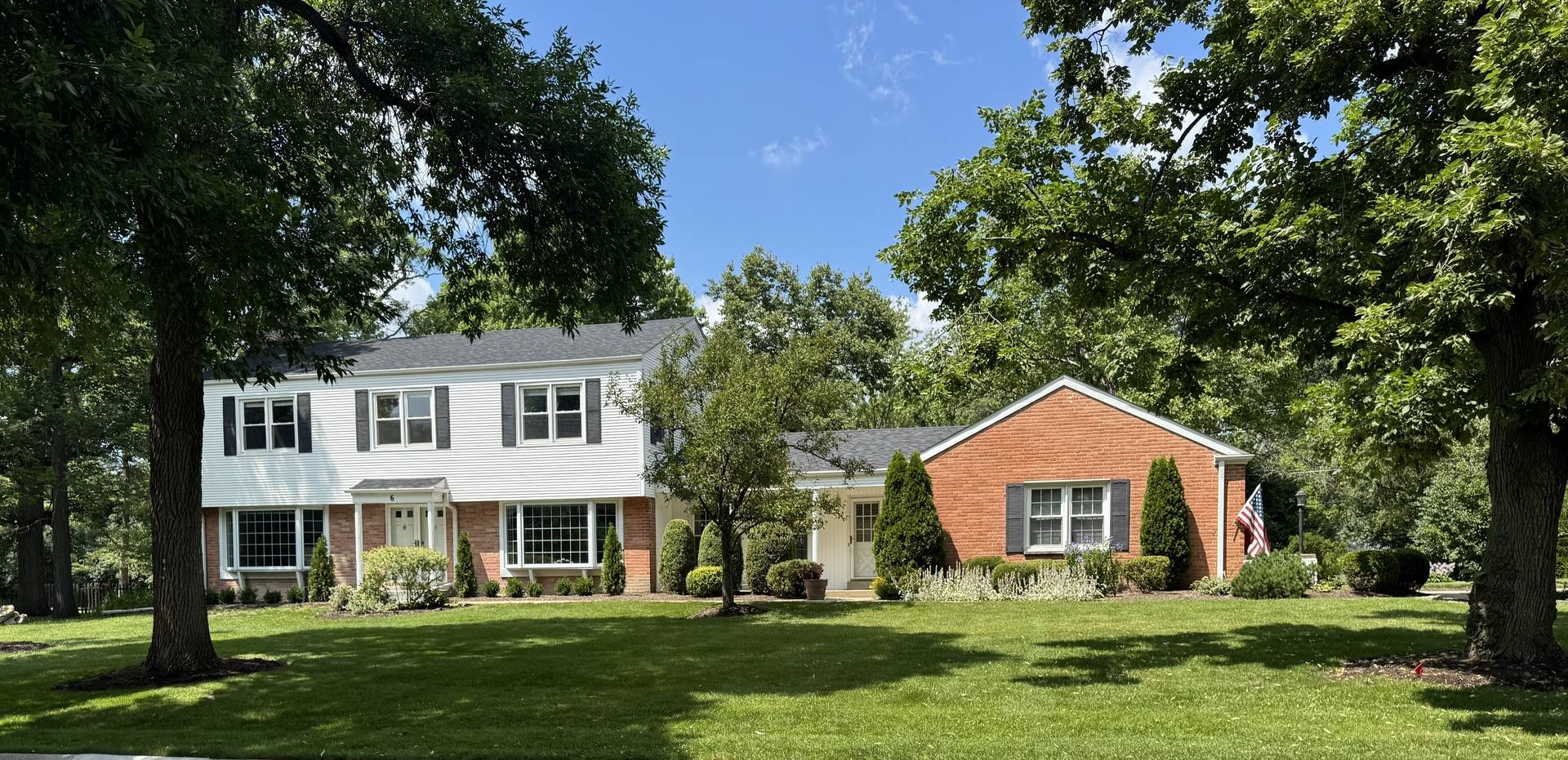 6 Londonderry LN, Lincolnshire, IL 60069