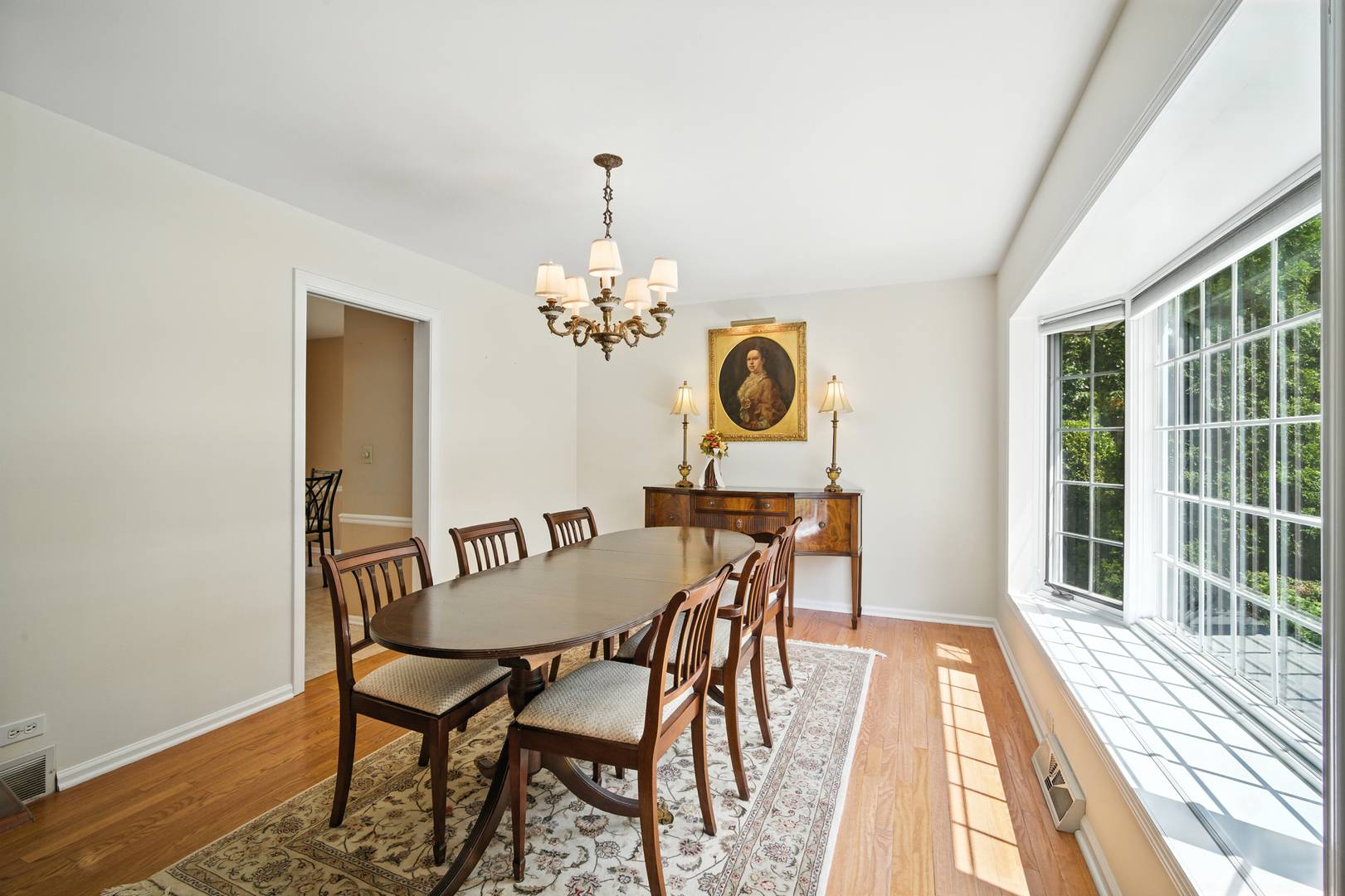 6 Londonderry LN, Lincolnshire, IL 60069