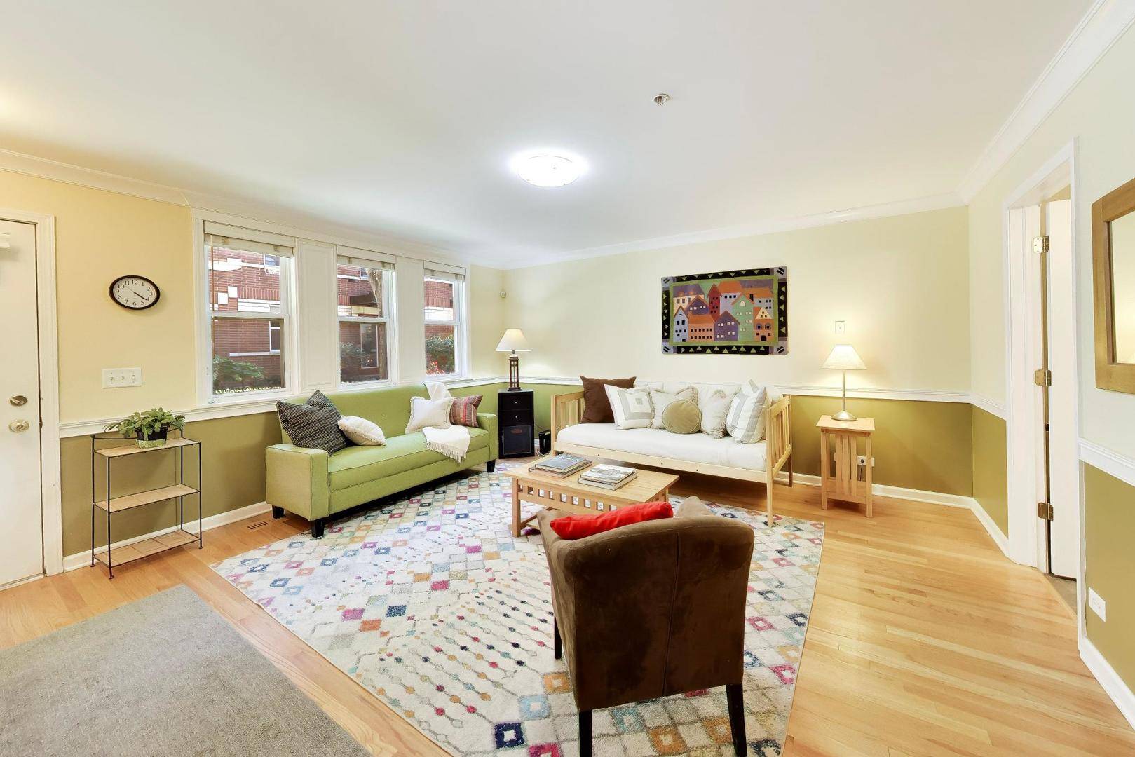 529 Chicago AVE #F, Evanston, IL 60202