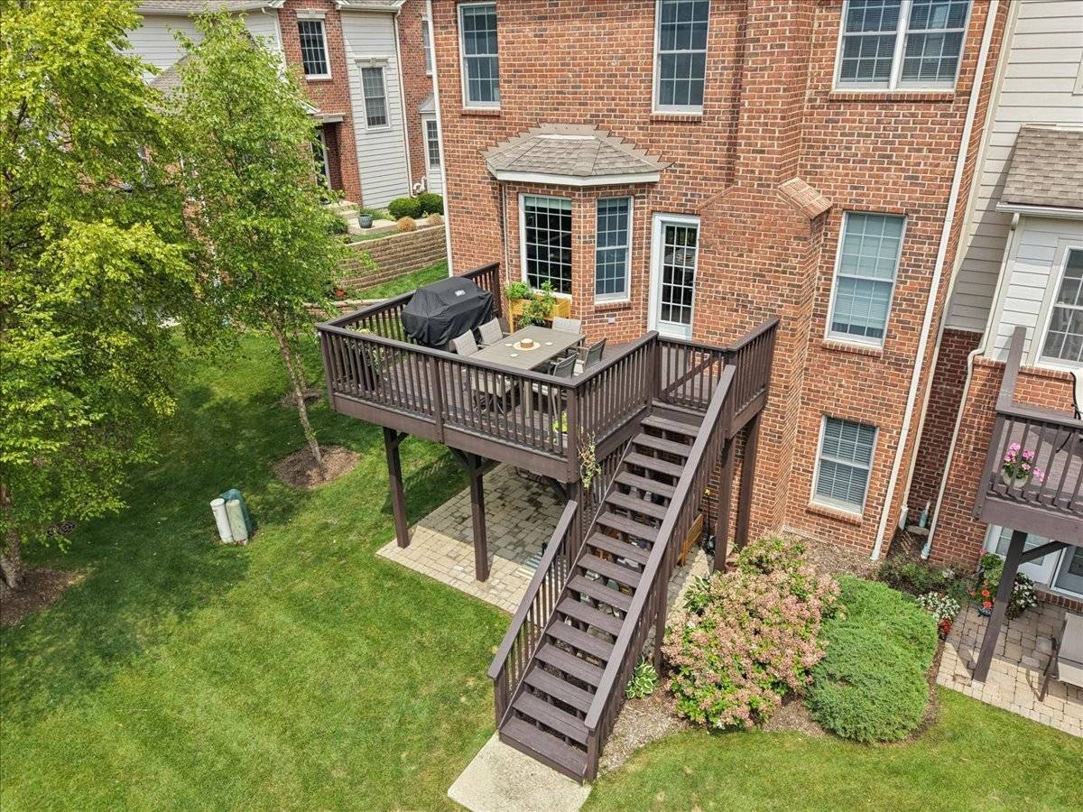 17 Harborside WAY, Hawthorn Woods, IL 60047