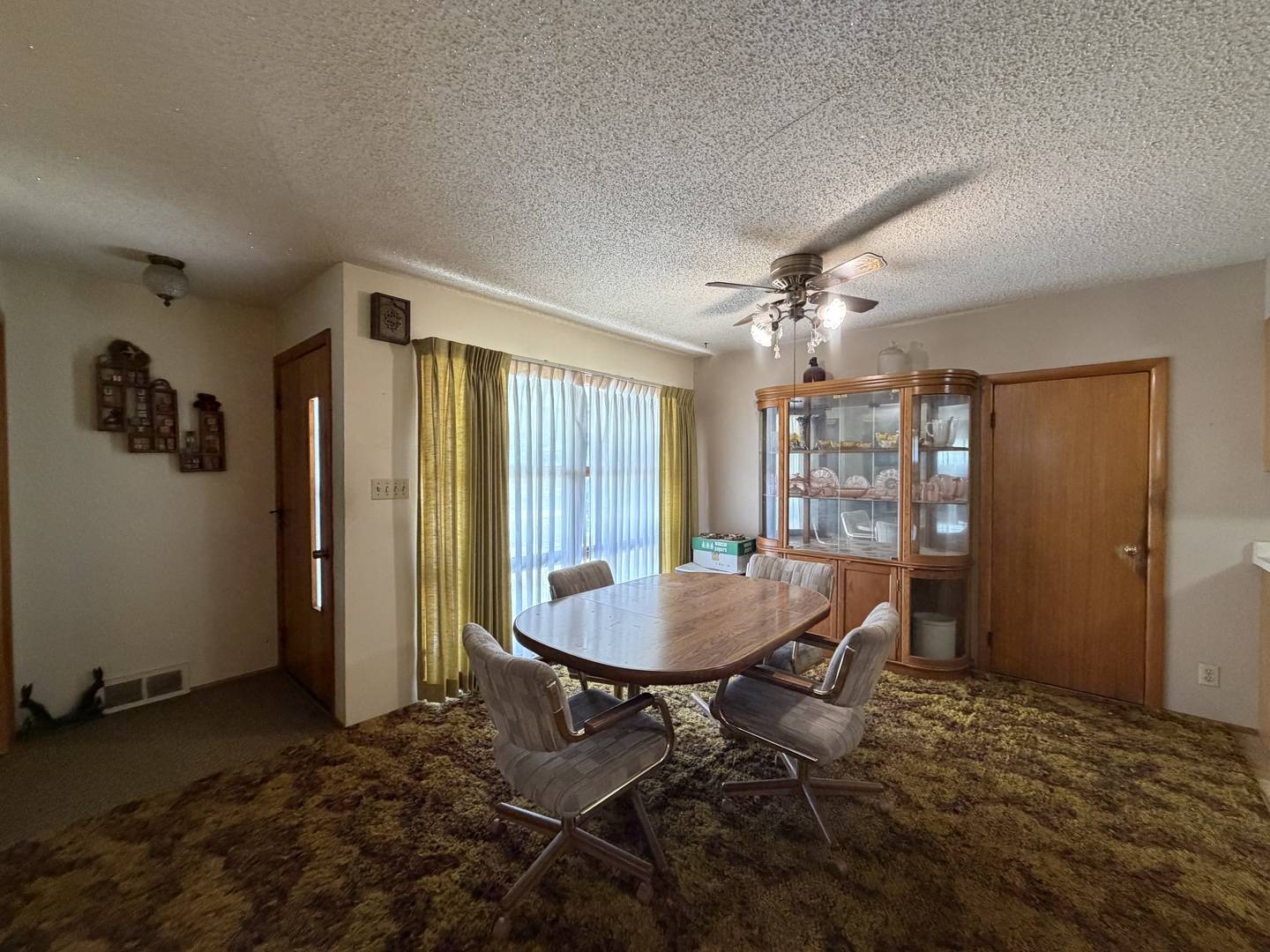 209 S 4th AVE, Forreston, IL 61030