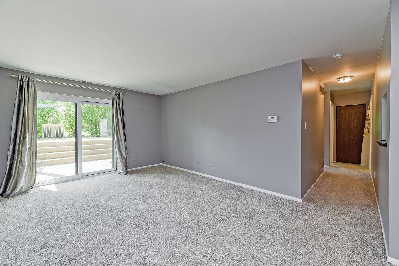 1464 Stonebridge CIR #E3, Wheaton, IL 60189
