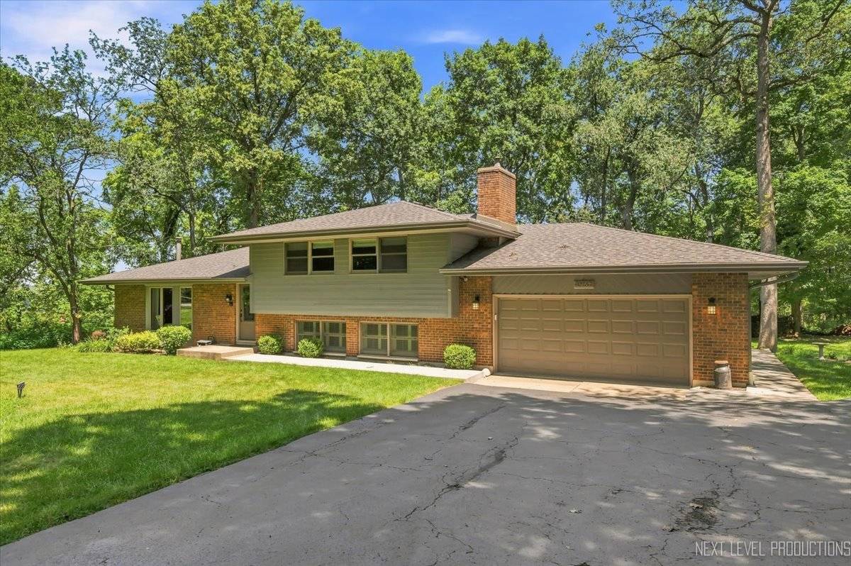 4N621 Deerslayer DR, Elburn, IL 60119