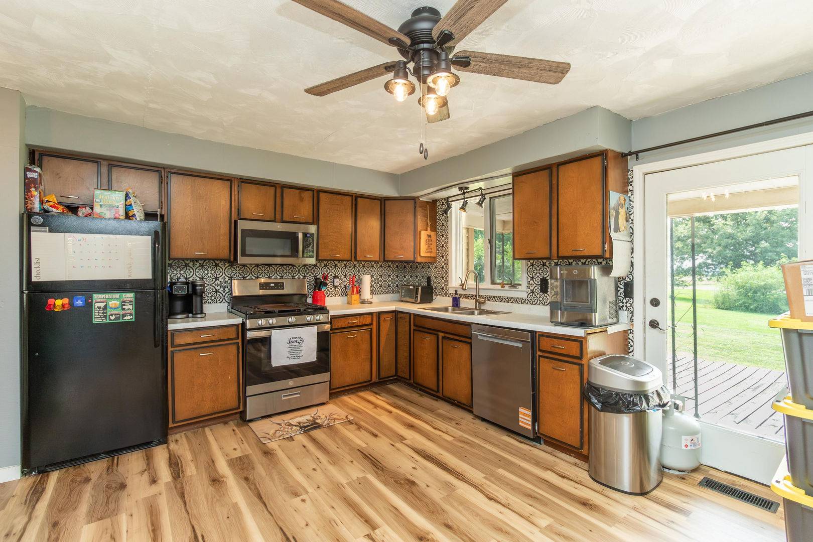 214 NE 6TH AVE, Galva, IL 61434